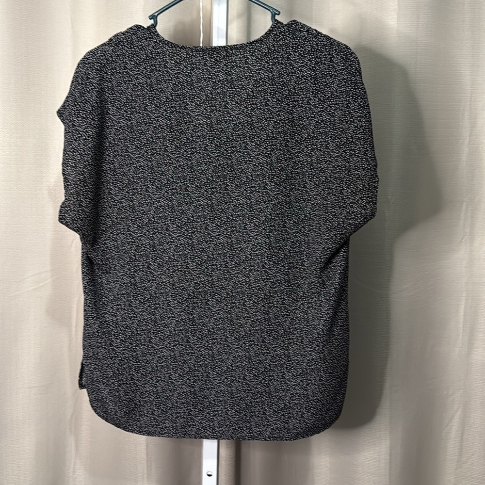 Madison Black & White Polka Dot V-Neck Short Sleeve‎ Blouse Top, Size M - Picture 3 of 6
